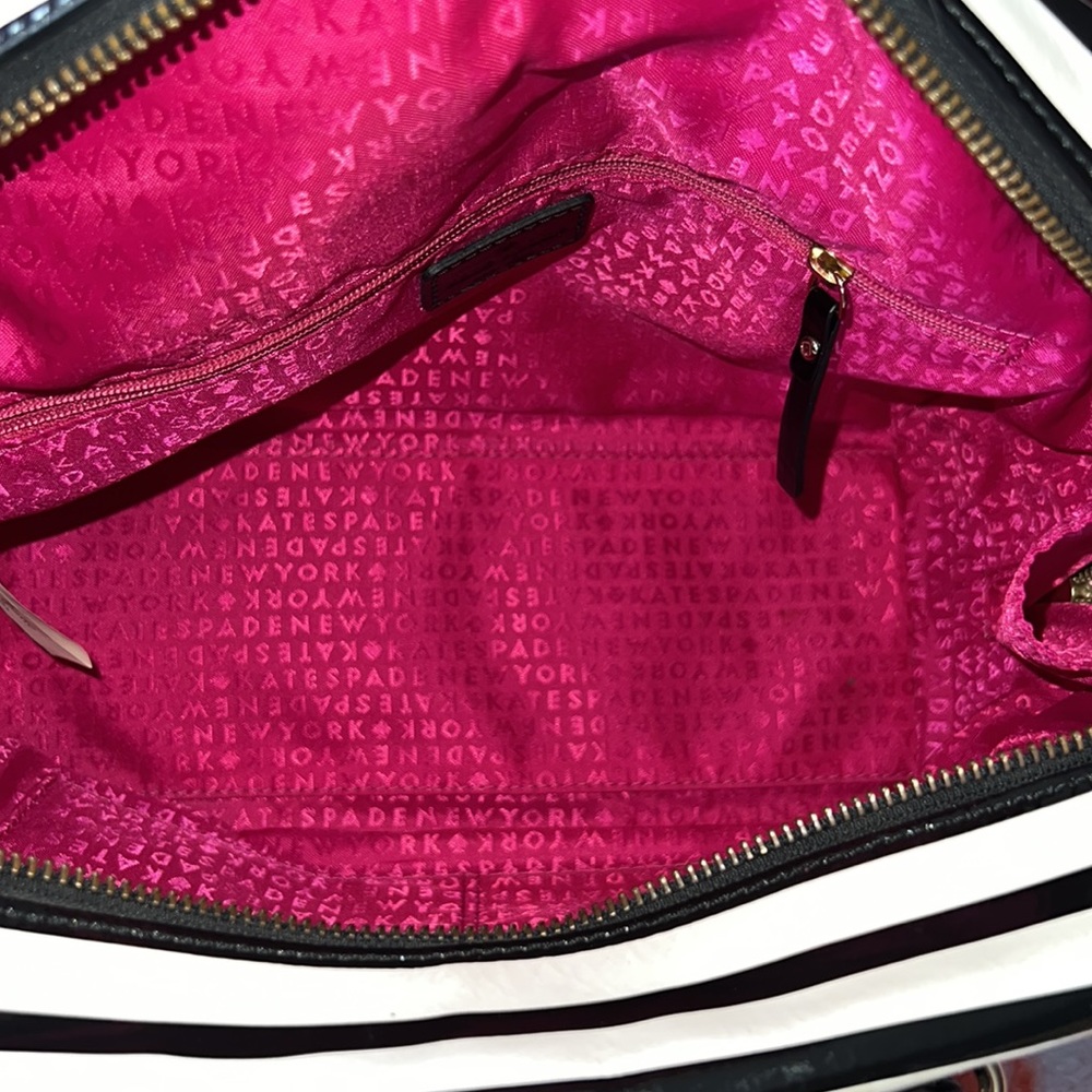 Kate Spade Striped Patent leather purse - Picture 5 of 8